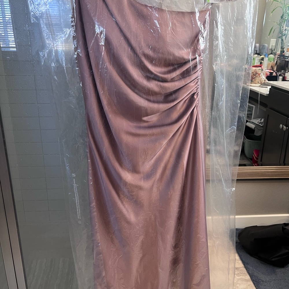 Elegant Mauve One-Shoulder Gown